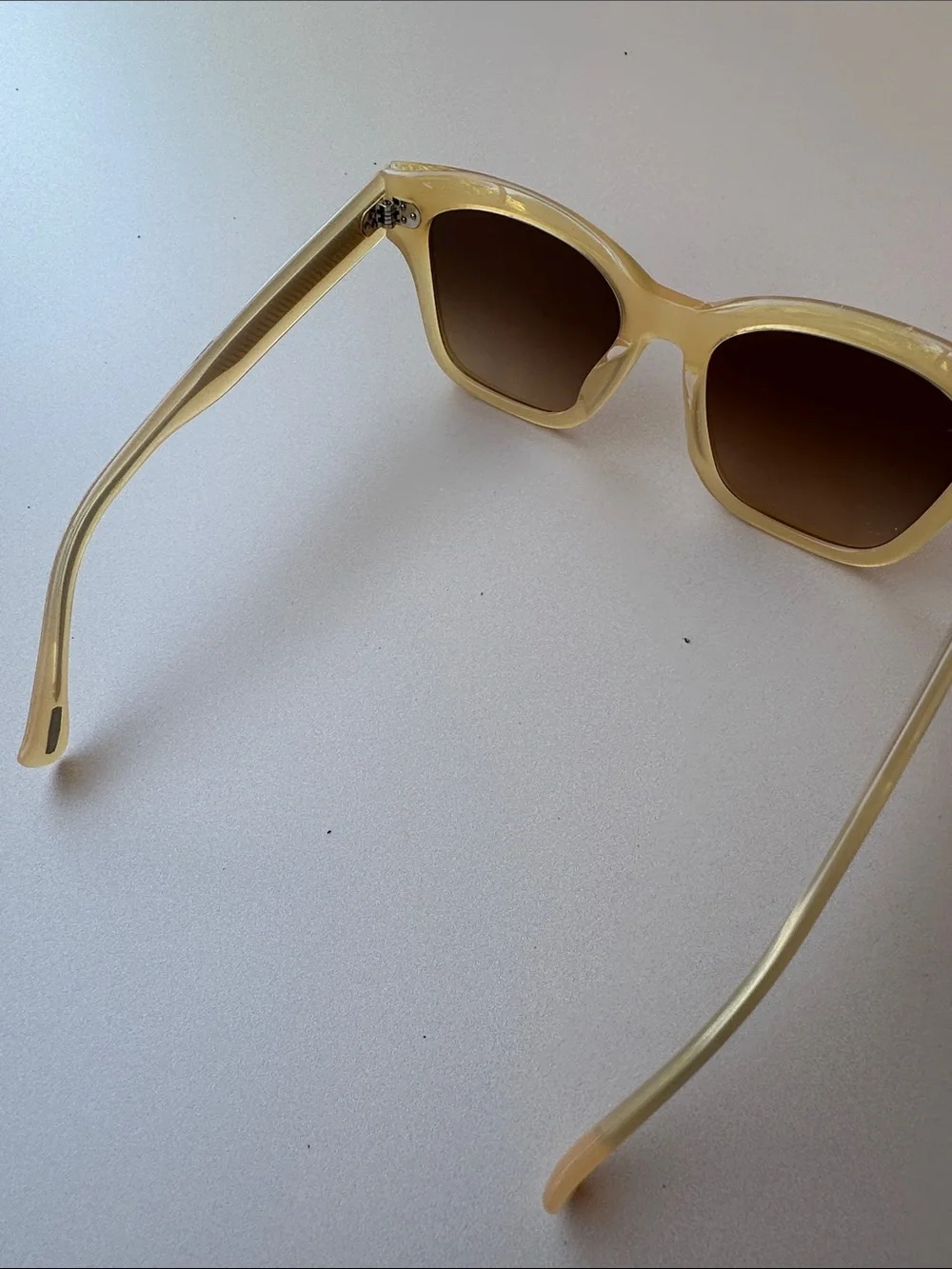 RAEN square frame